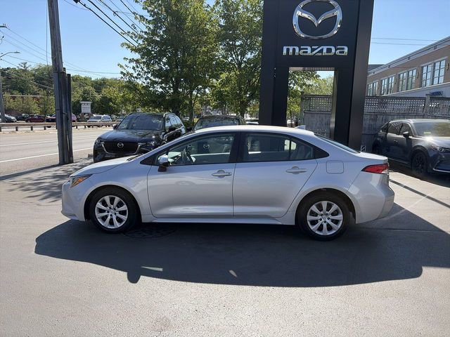 Used 2020 Toyota Corolla LE FWD image 5