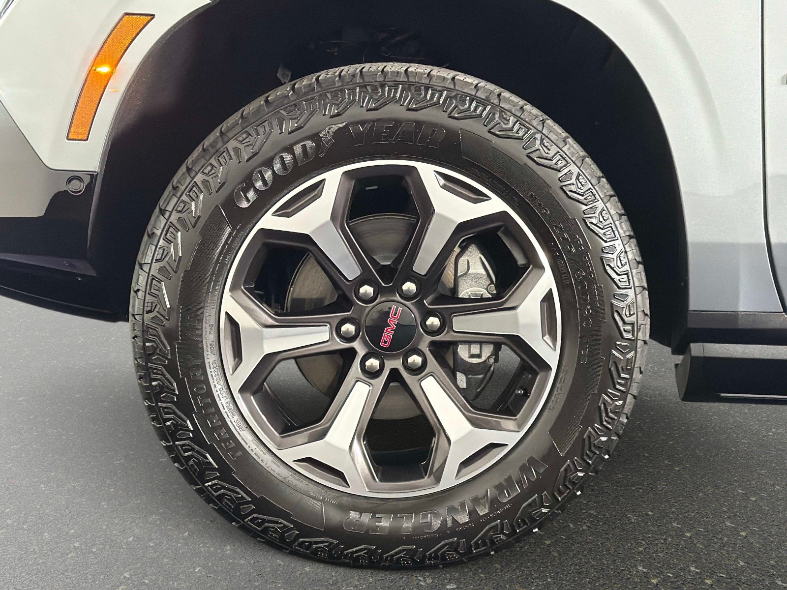 Used 2026 GMC Yukon AT4 Ultimate AWD/4WD image 19