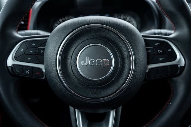 Used 2023 Jeep Renegade Trailhawk AWD/4WD image 17