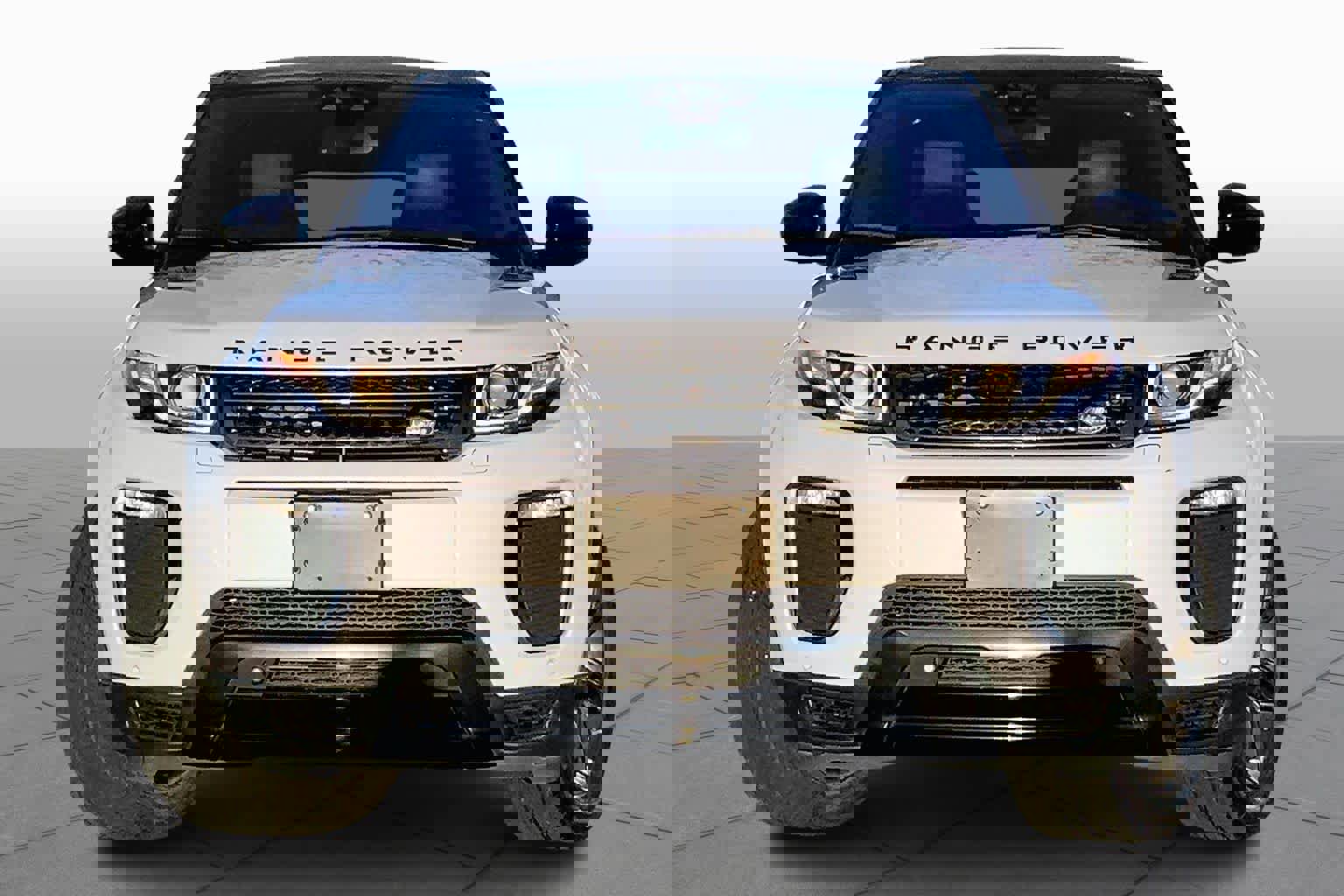 Used 2018 Land Rover Range Rover Evoque Landmark Edition image 4