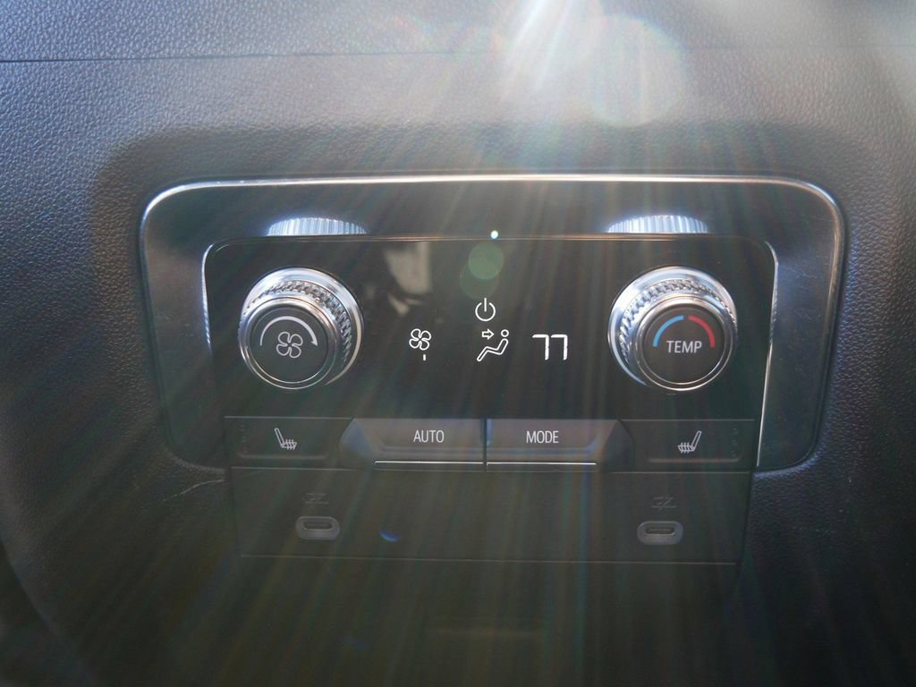 Used 2023 GMC Yukon XL AT4 w/ AT4 Premium Plus Package AWD/4WD image 13