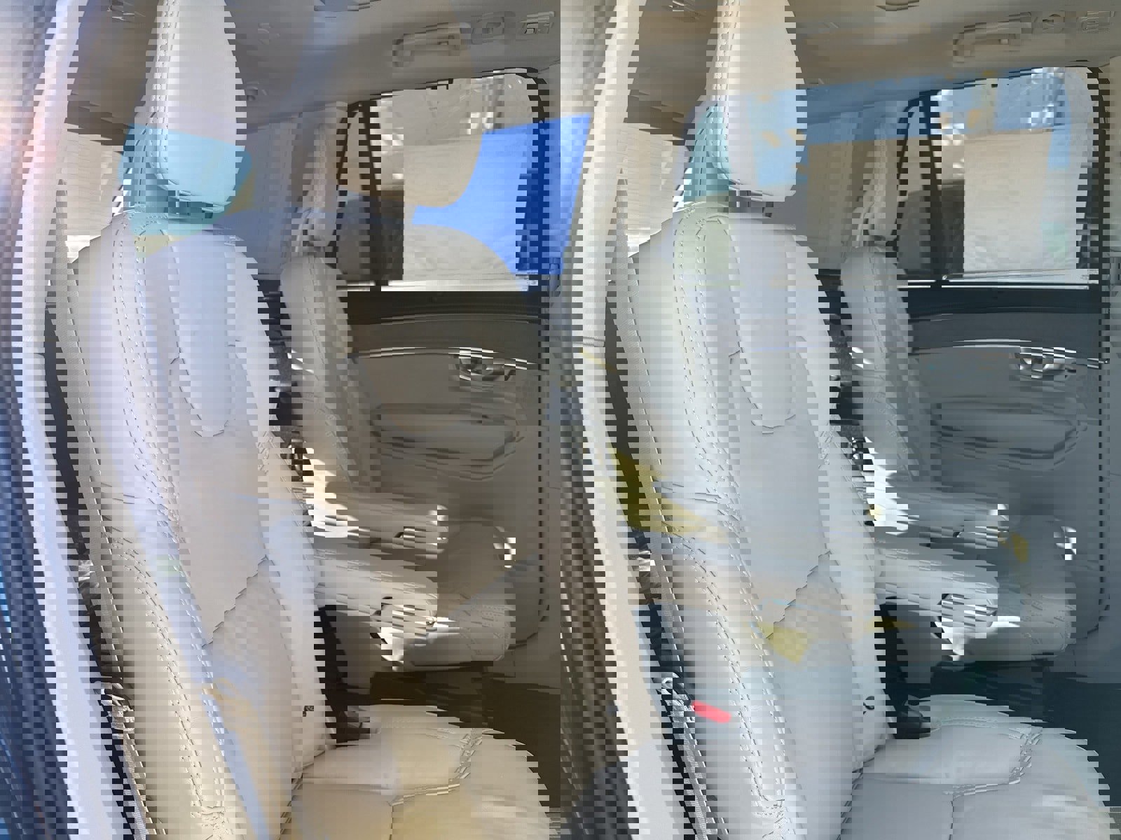 New 2026 Volvo XC90 T8 Ultra w/ Protection Package Premier image 13