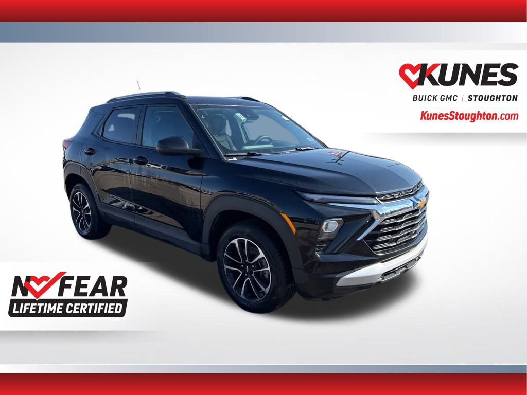 Used 2025 Chevrolet TrailBlazer LT w/ Driver Confidence Package image 4