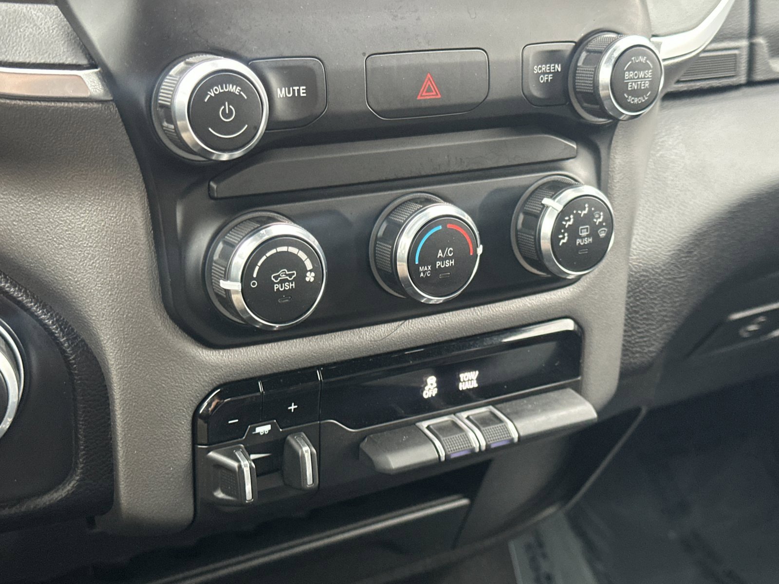 Used 2024 RAM 2500 Big Horn image 18