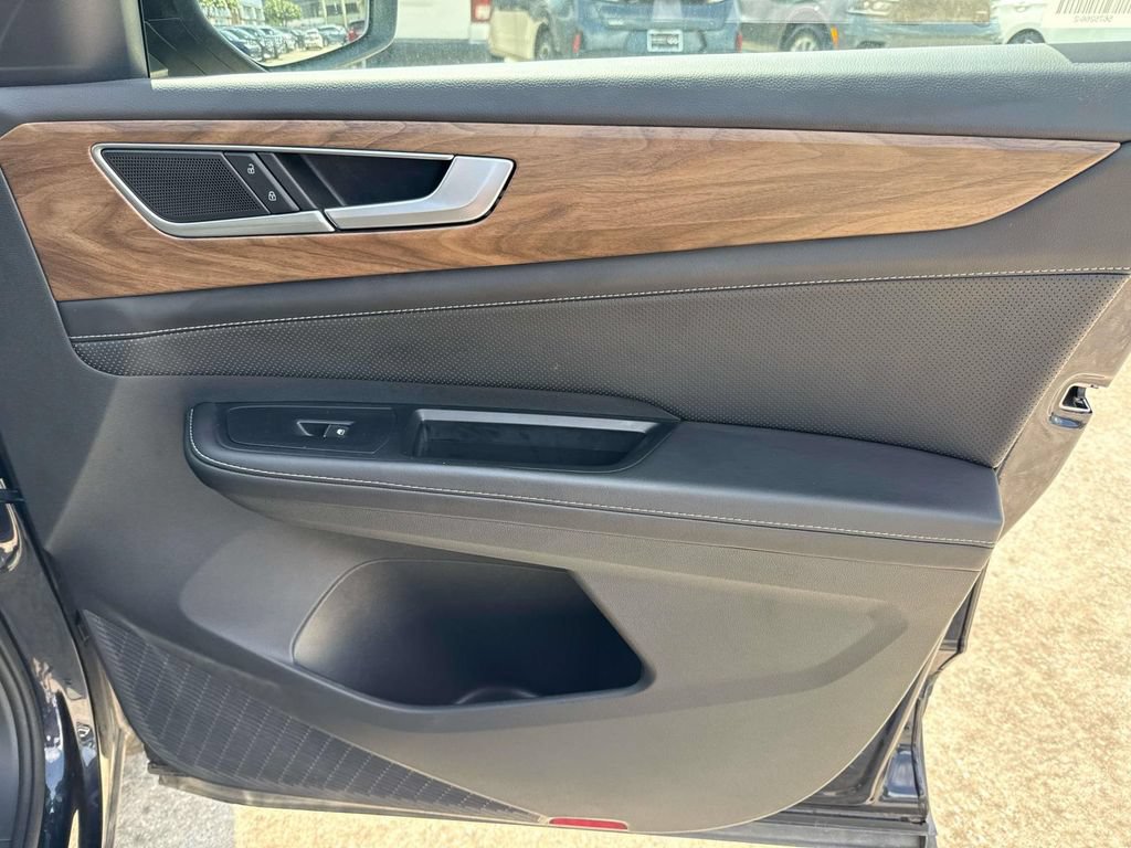 Used 2025 Volkswagen Atlas SE FWD image 14