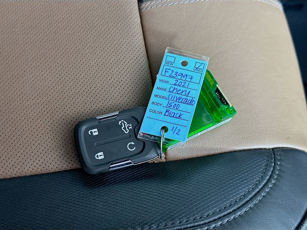 Used 2021 Chevrolet Silverado 1500 High Country w/ Technology Package AWD/4WD image 37