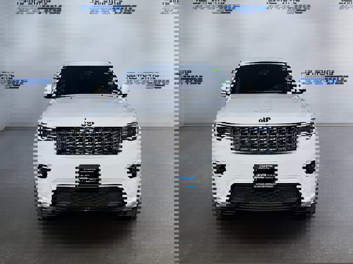 Used 2020 Jeep Grand Cherokee Altitude image 2