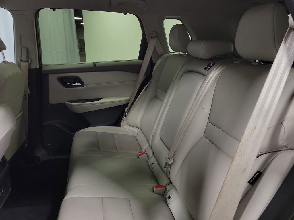 Used 2024 Nissan Rogue SV w/ SV Premium Package image 21