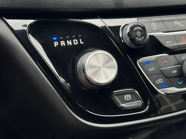 Used 2019 Chrysler Pacifica Touring Plus w/ S Appearance Package FWD image 15
