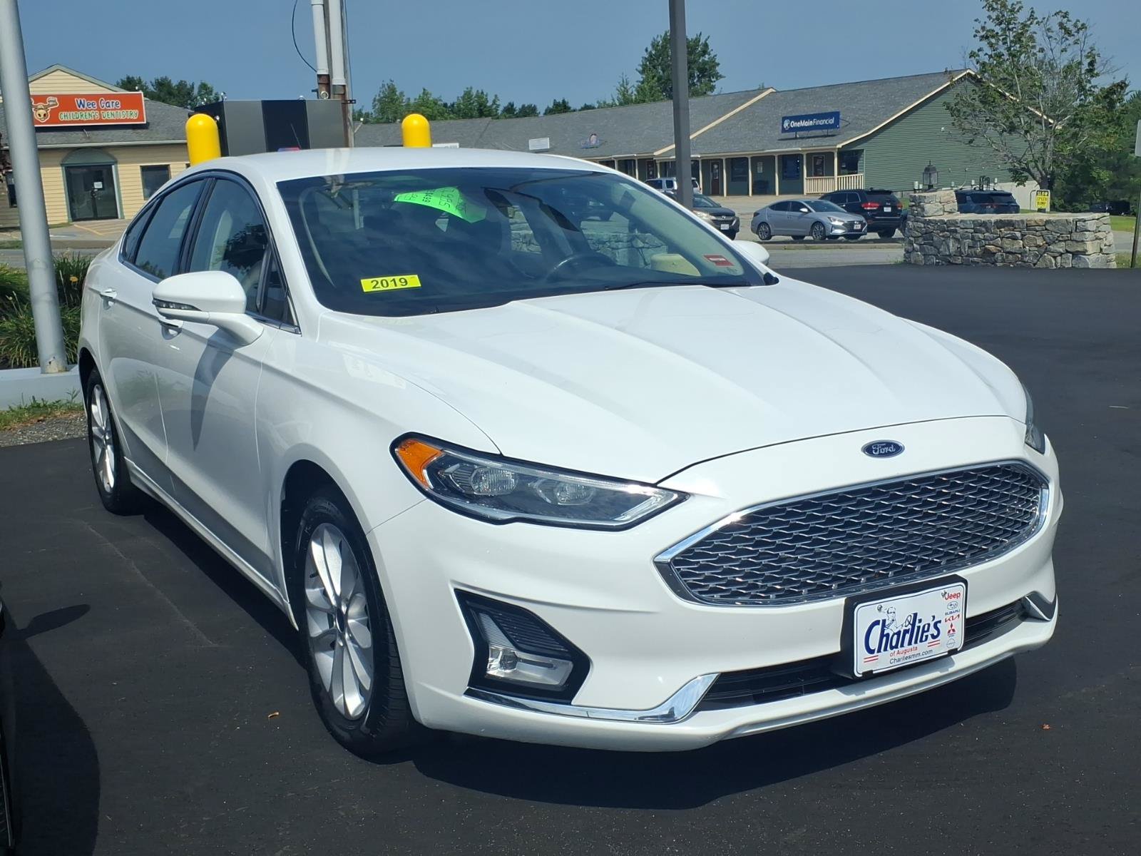 Used 2019 Ford Fusion Energi Titanium FWD image 3