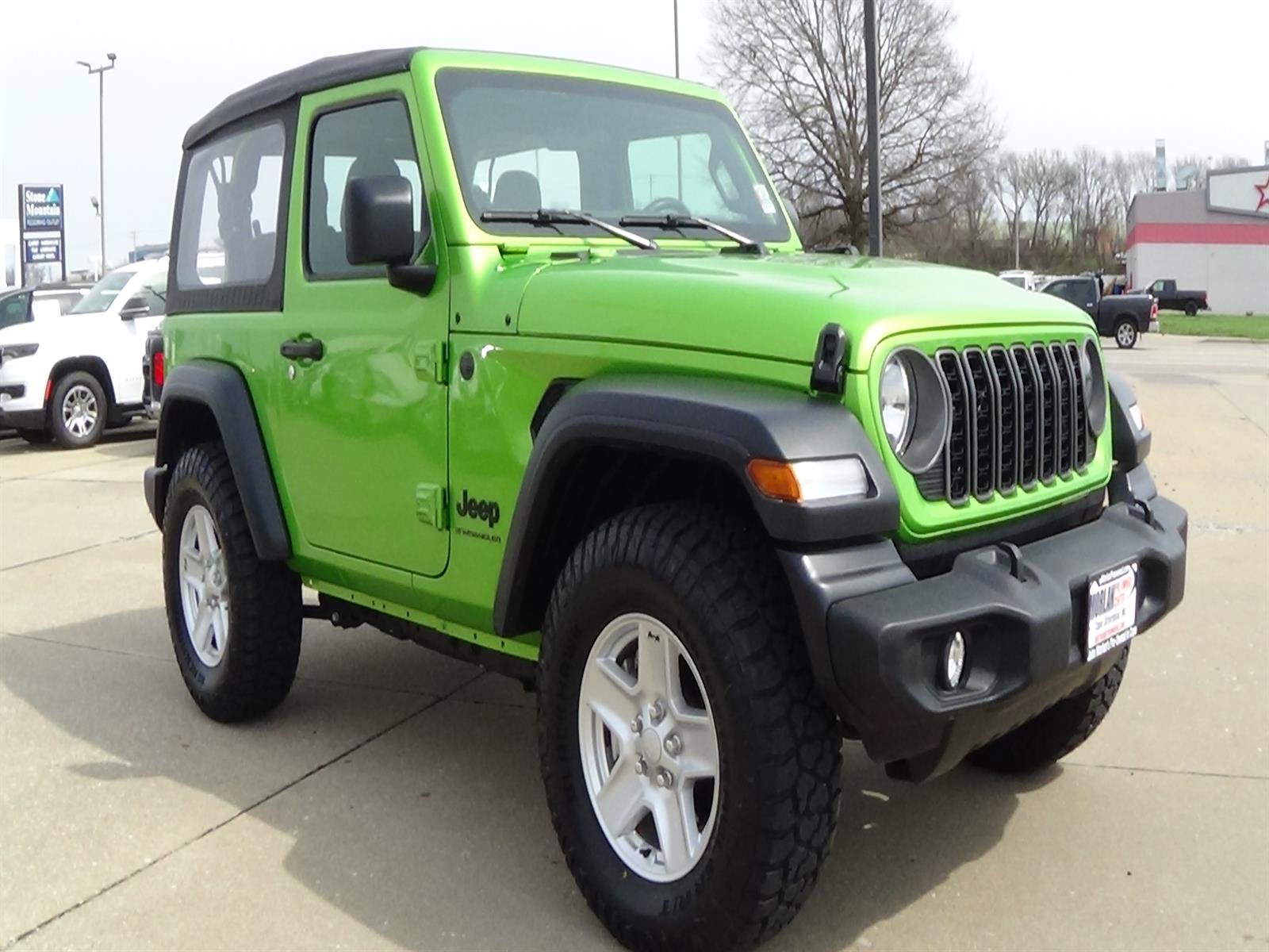 Certified 2025 Jeep Wrangler Sport AWD/4WD image 4