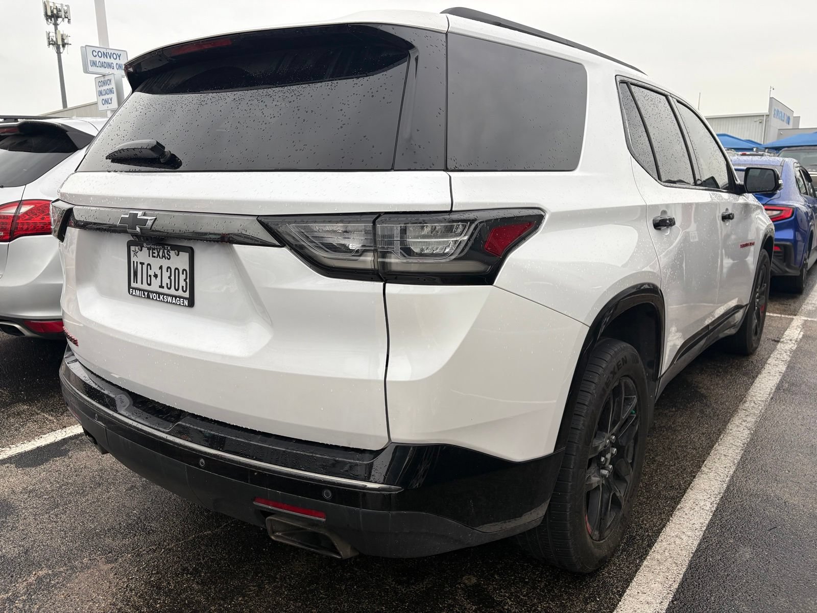 Used 2020 Chevrolet Traverse Premier w/ Redline Edition FWD image 2