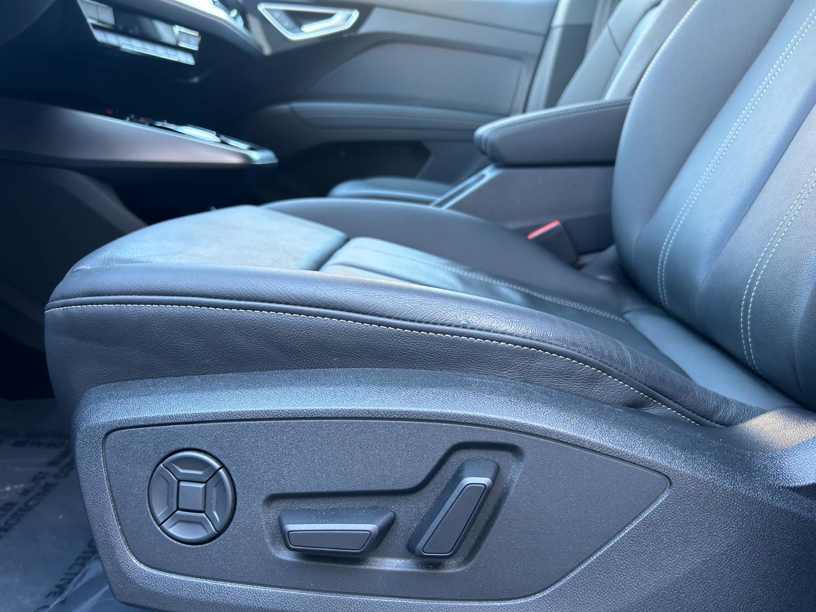 Certified 2025 Audi Q4 e-tron Premium Plus w/ Premium Plus image 17