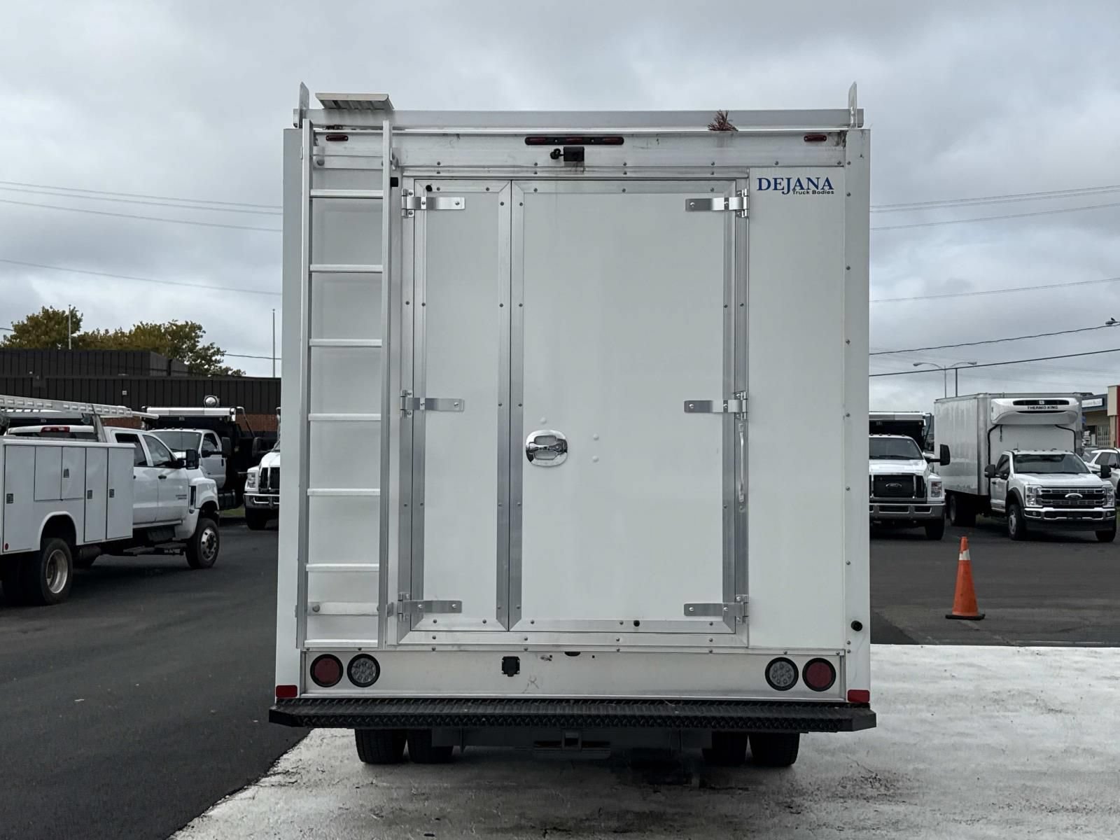 New 2026 Ford F550 4x4 Regular Cab Super Duty image 4