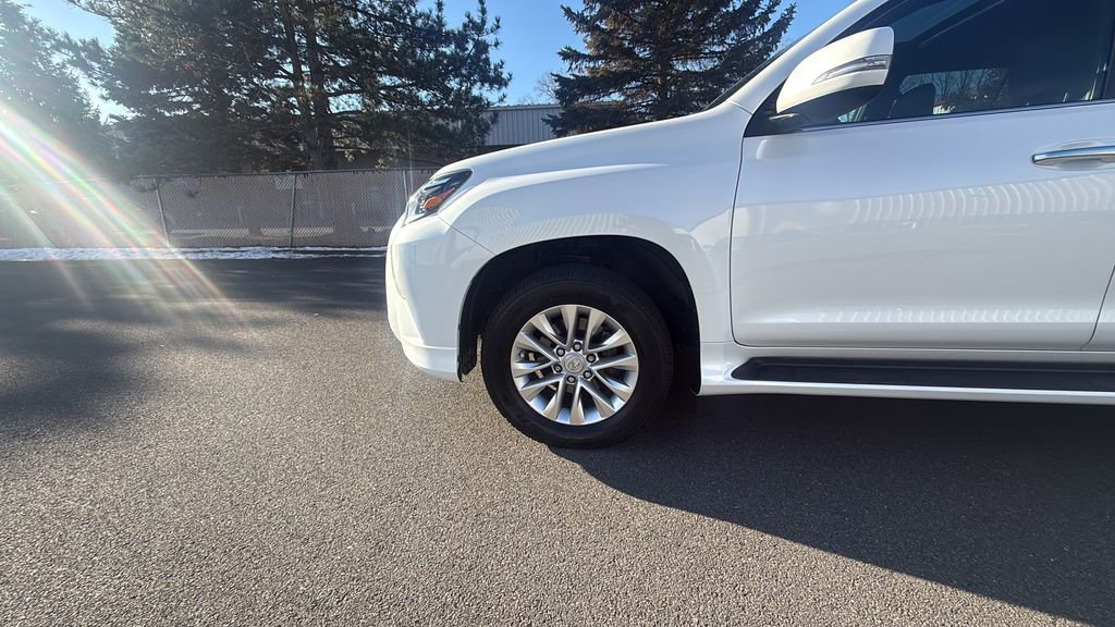 Used 2020 Lexus GX 460 image 19