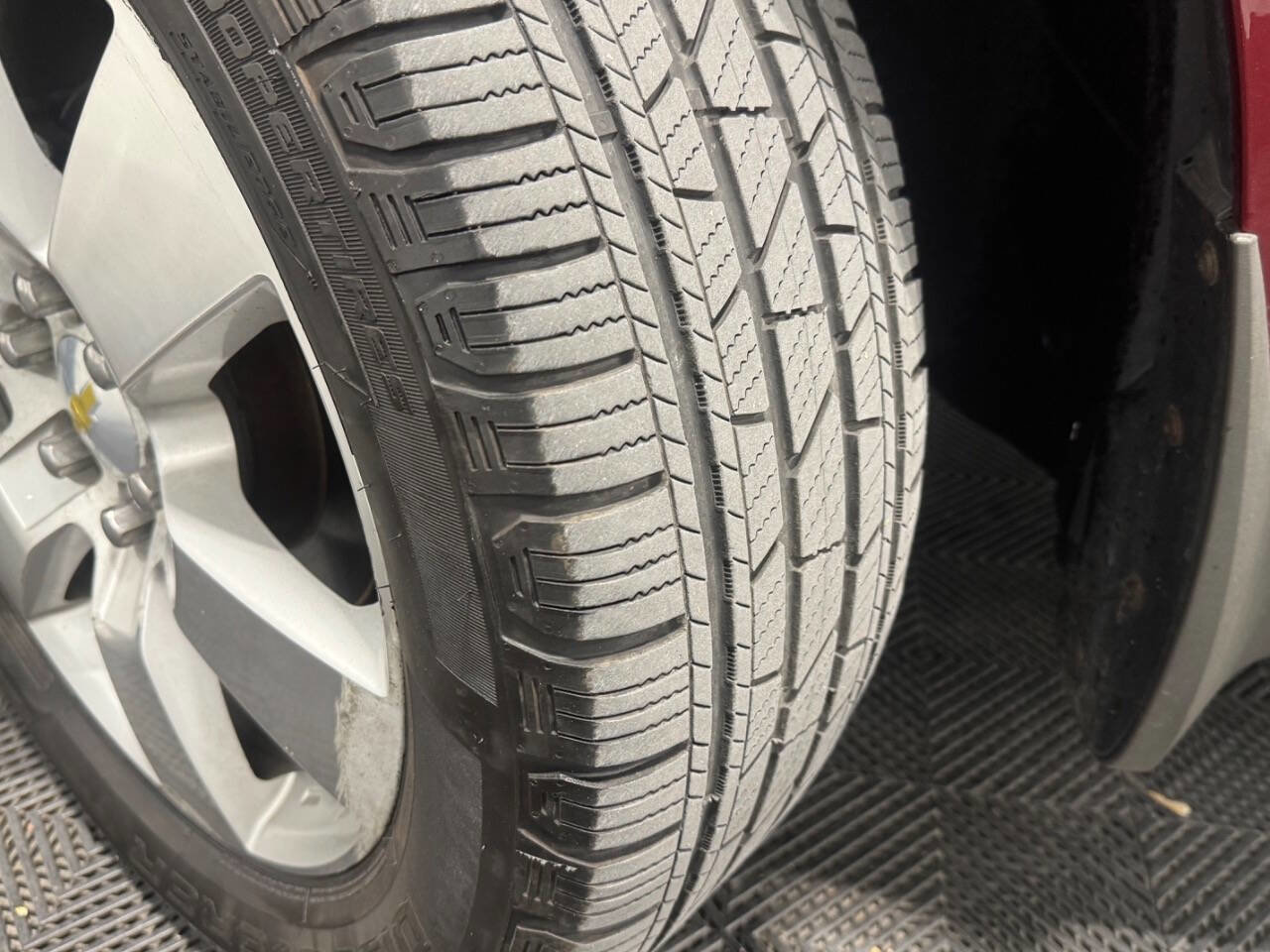 Used 2011 Chevrolet Traverse LT w/ Red Premiere Package image 42