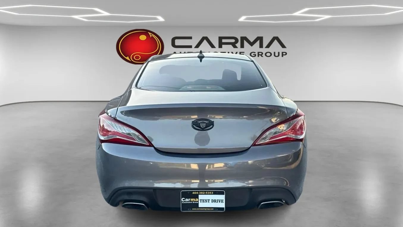 Used 2013 Hyundai Genesis 3.8 RWD image 4