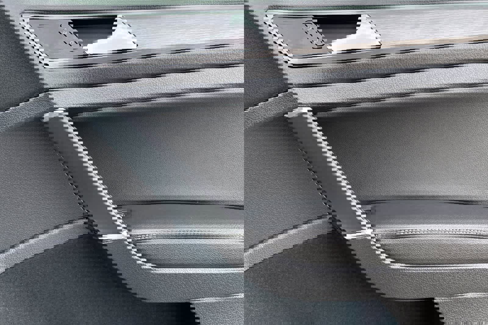 Used 2019 Volkswagen Golf SE image 18