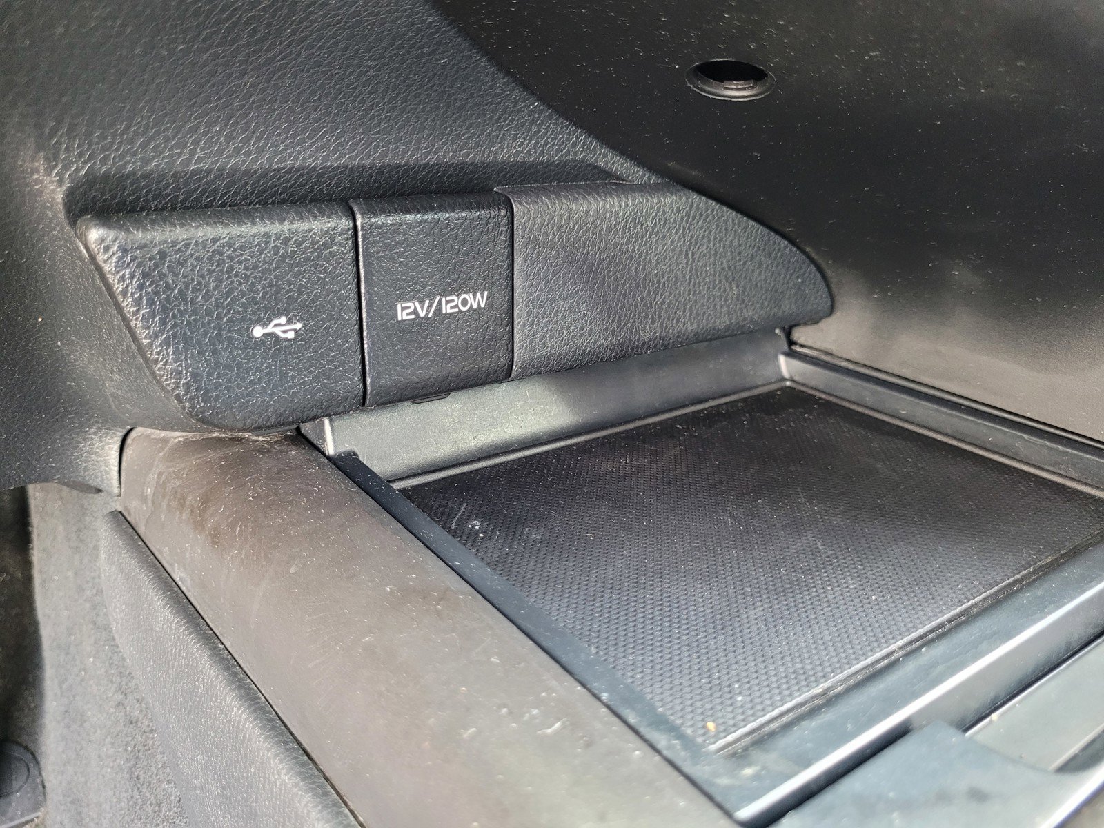 Used 2024 Toyota Camry SE image 19