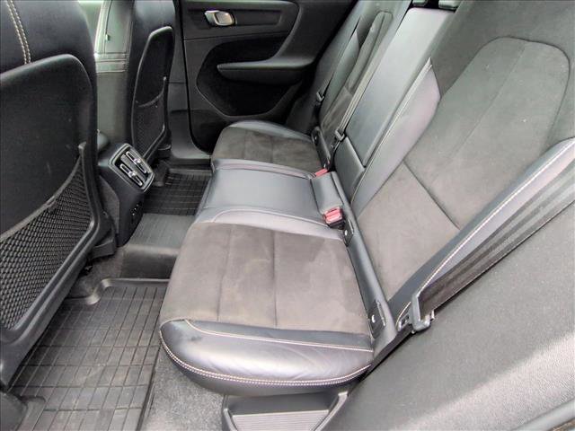 Used 2021 Volvo XC40 T5 R-Design w/ Climate Package image 18