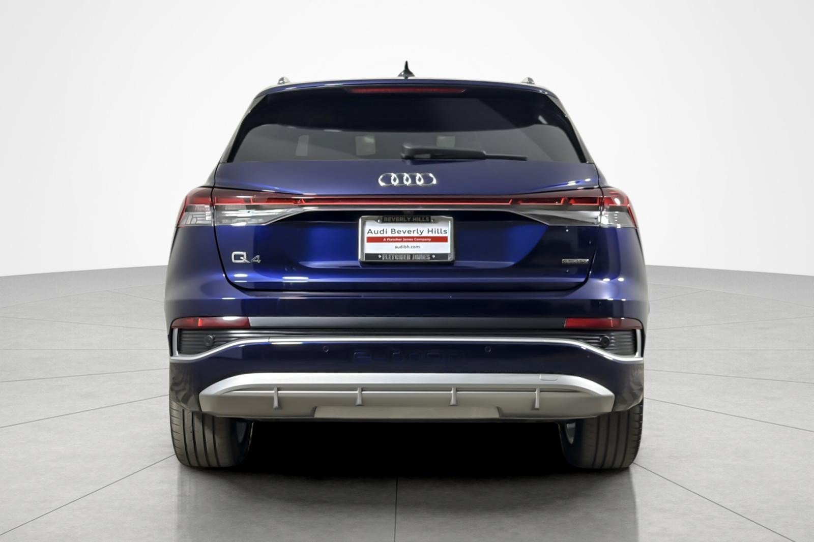 Used 2024 Audi Q4 e-tron Premium Plus AWD/4WD image 4