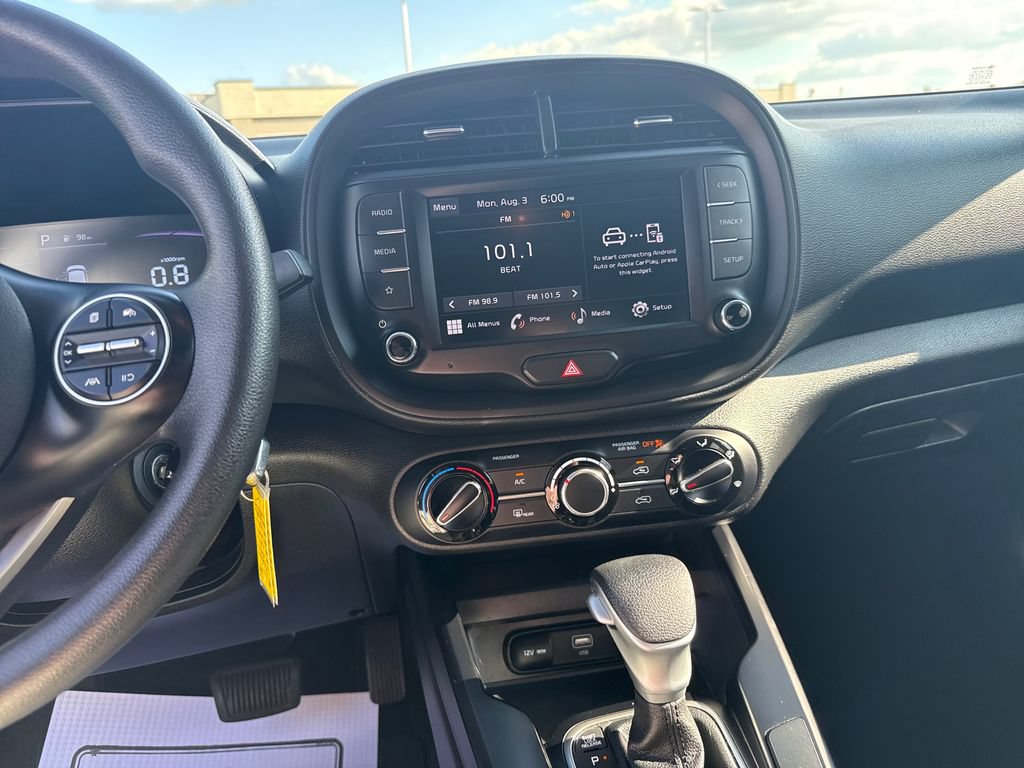 Used 2023 Kia Soul LX FWD image 27