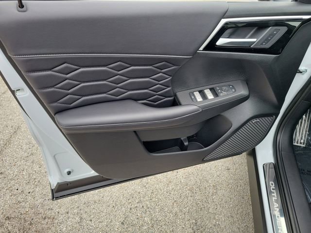 New 2026 Mitsubishi Outlander SEL image 23