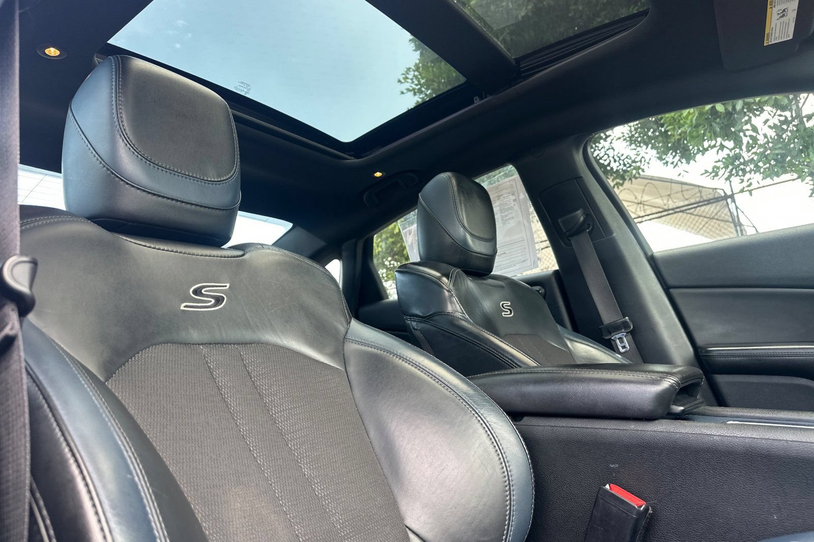 Used 2015 Chrysler 200 S FWD image 16