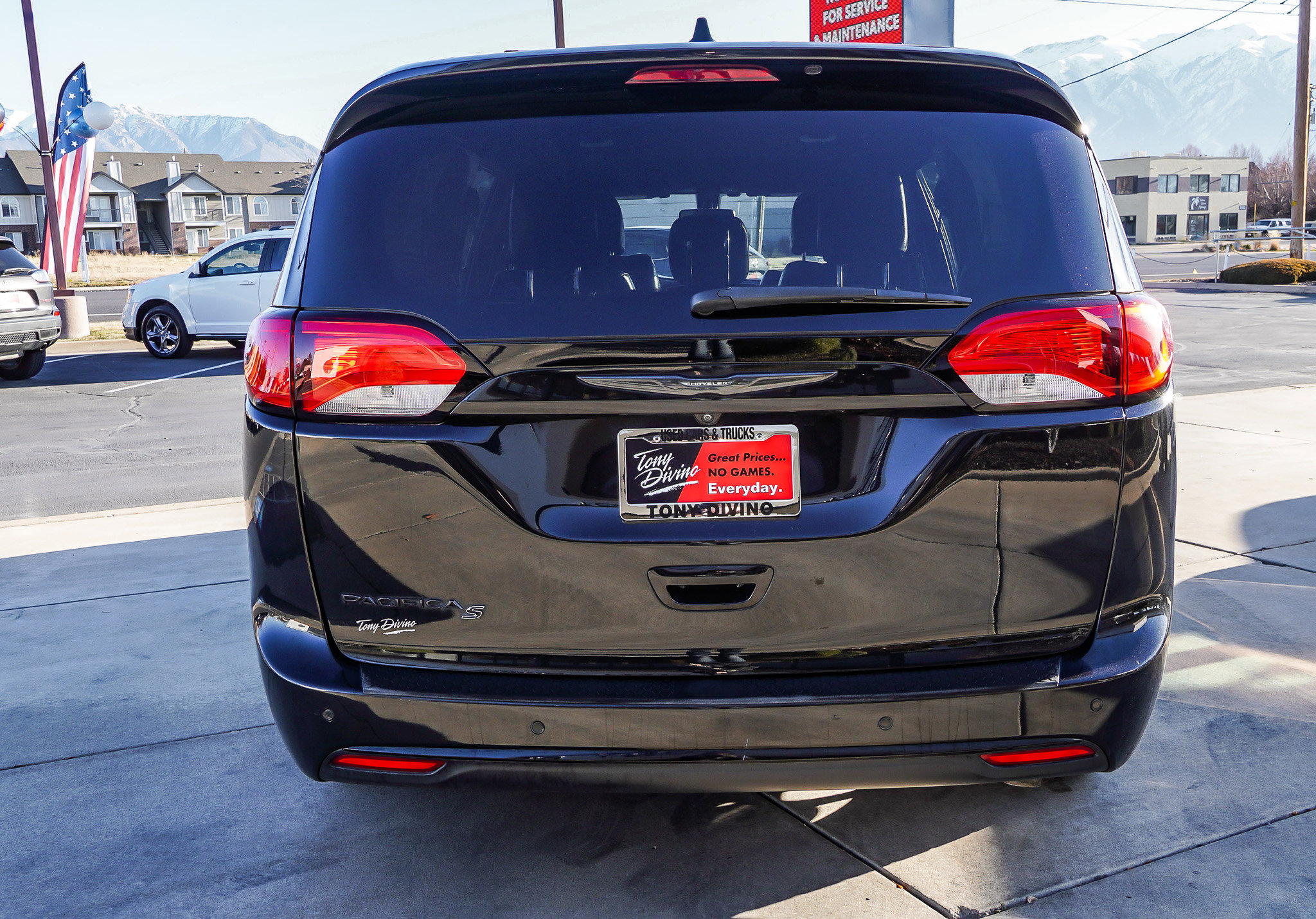 Used 2019 Chrysler Pacifica Touring-L w/ S Appearance Package image 7