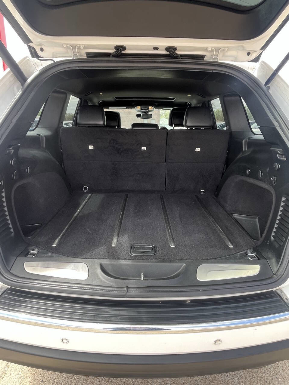 Used 2017 Jeep Grand Cherokee Limited image 23