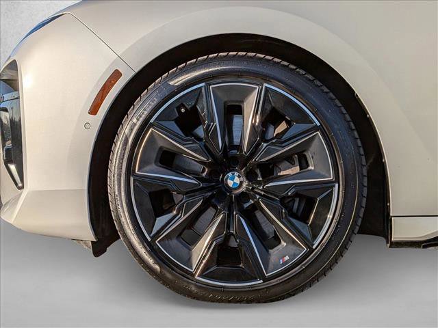 Used 2023 BMW 760i xDrive image 24