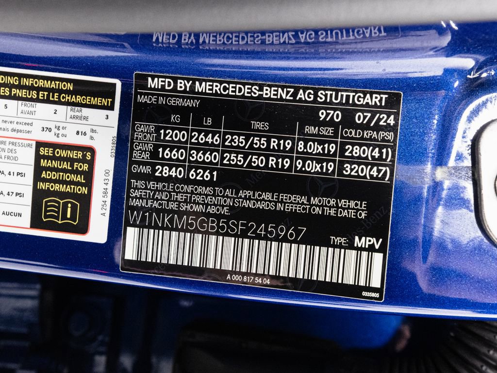 Used 2025 Mercedes-Benz GLC 350e 4MATIC w/ Driver Assistance Package image 37