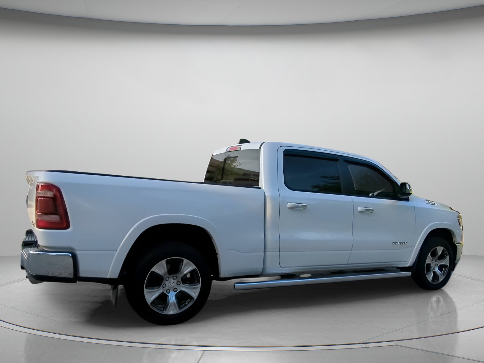 Used 2019 RAM 1500 Laramie AWD/4WD image 30