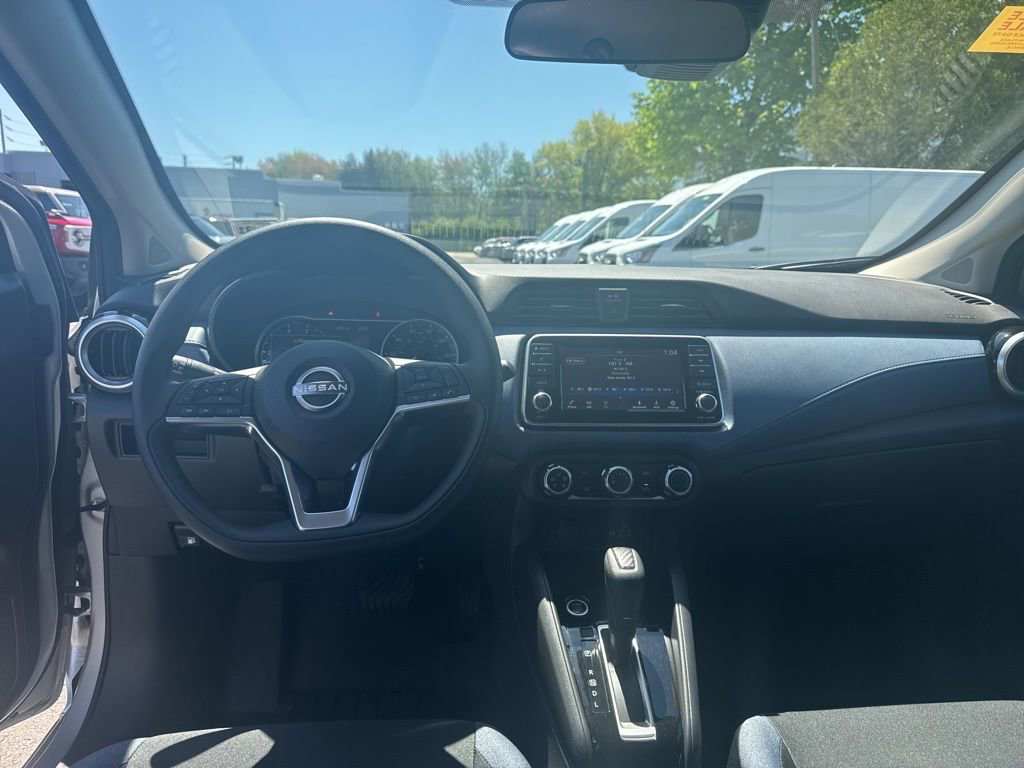 Used 2025 Nissan Versa SV w/ Trunk Package FWD image 11