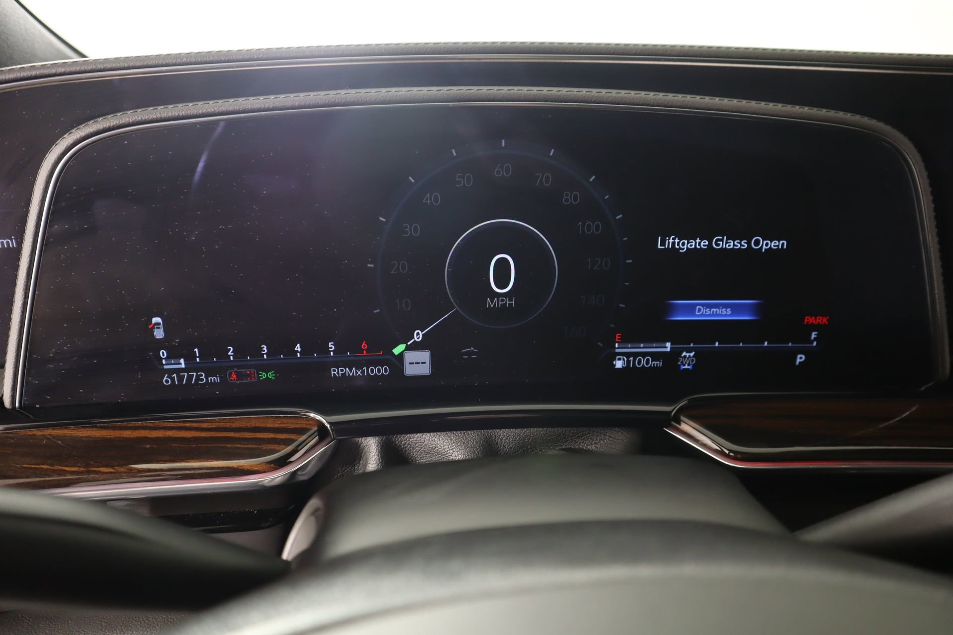 Used 2023 Cadillac Escalade Premium Luxury image 4