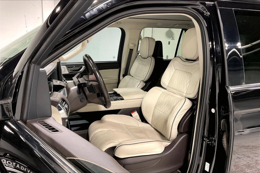 Used 2024 Lincoln Navigator Black Label AWD/4WD image 31
