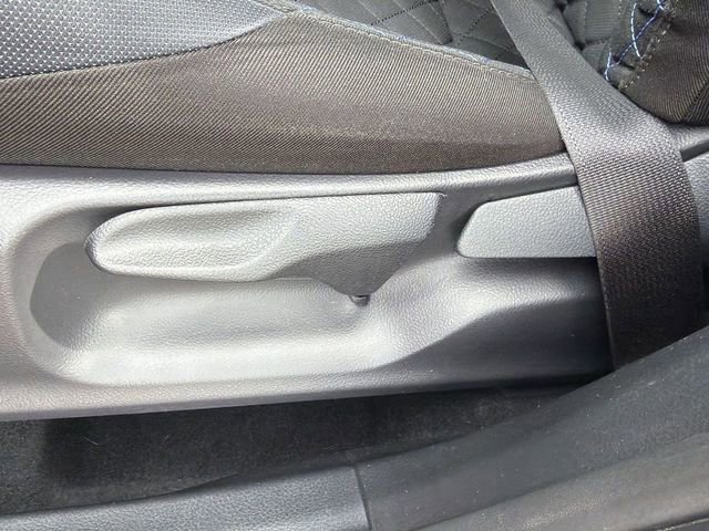 Used 2020 Toyota C-HR XLE image 21