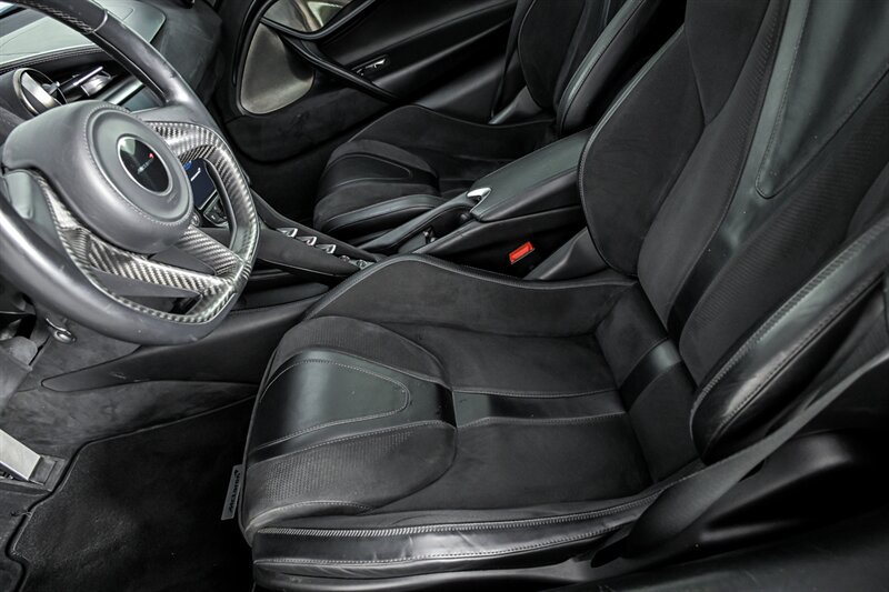 Used 2018 McLaren 720S RWD image 27