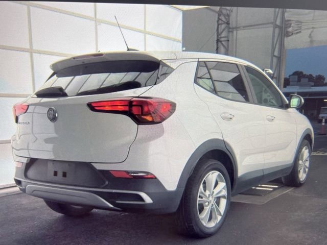 Used 2021 Buick Encore GX Preferred w/ Cold Weather Comfort Package FWD image 2