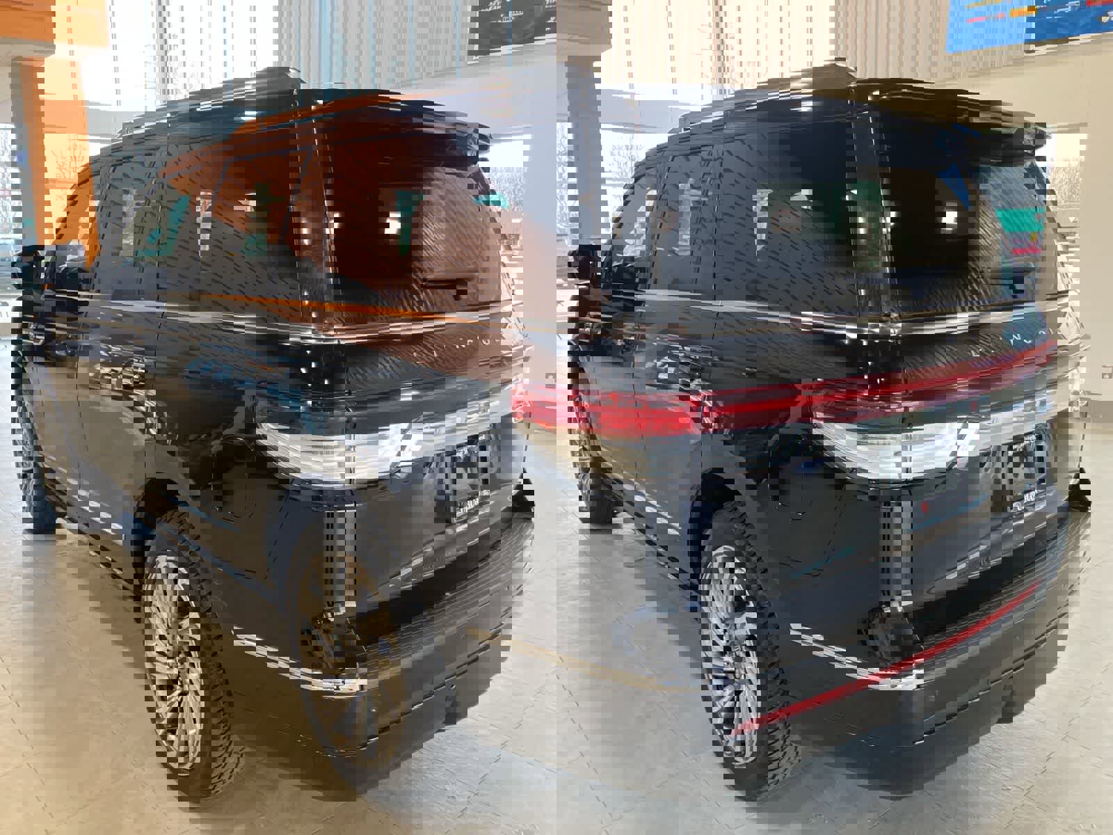 Used 2023 Lincoln Navigator Reserve w/ Equipment Group 201A image 7