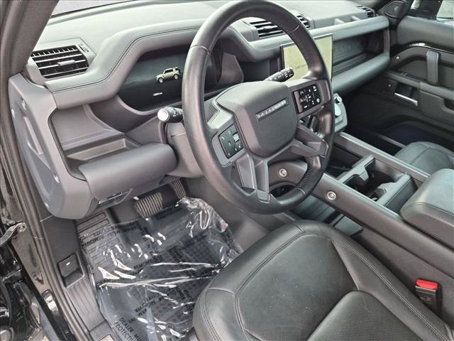 Used 2025 Land Rover Defender 110 X-Dynamic SE AWD/4WD image 10