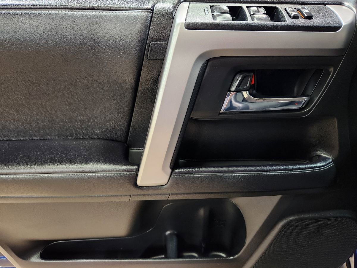 Used 2021 Toyota 4Runner SR5 Premium w/ Moonroof Package RWD image 44