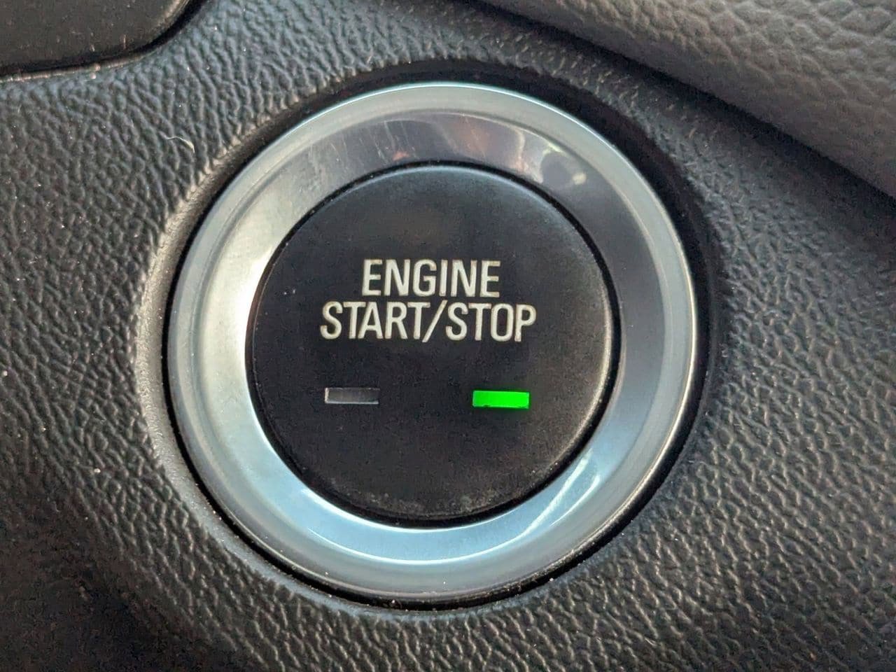 Used 2022 Chevrolet Equinox LT w/ Driver Convenience Package FWD image 28
