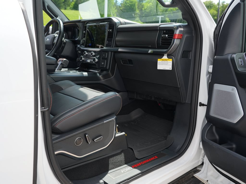 Used 2025 Ford F150 Raptor AWD/4WD image 32