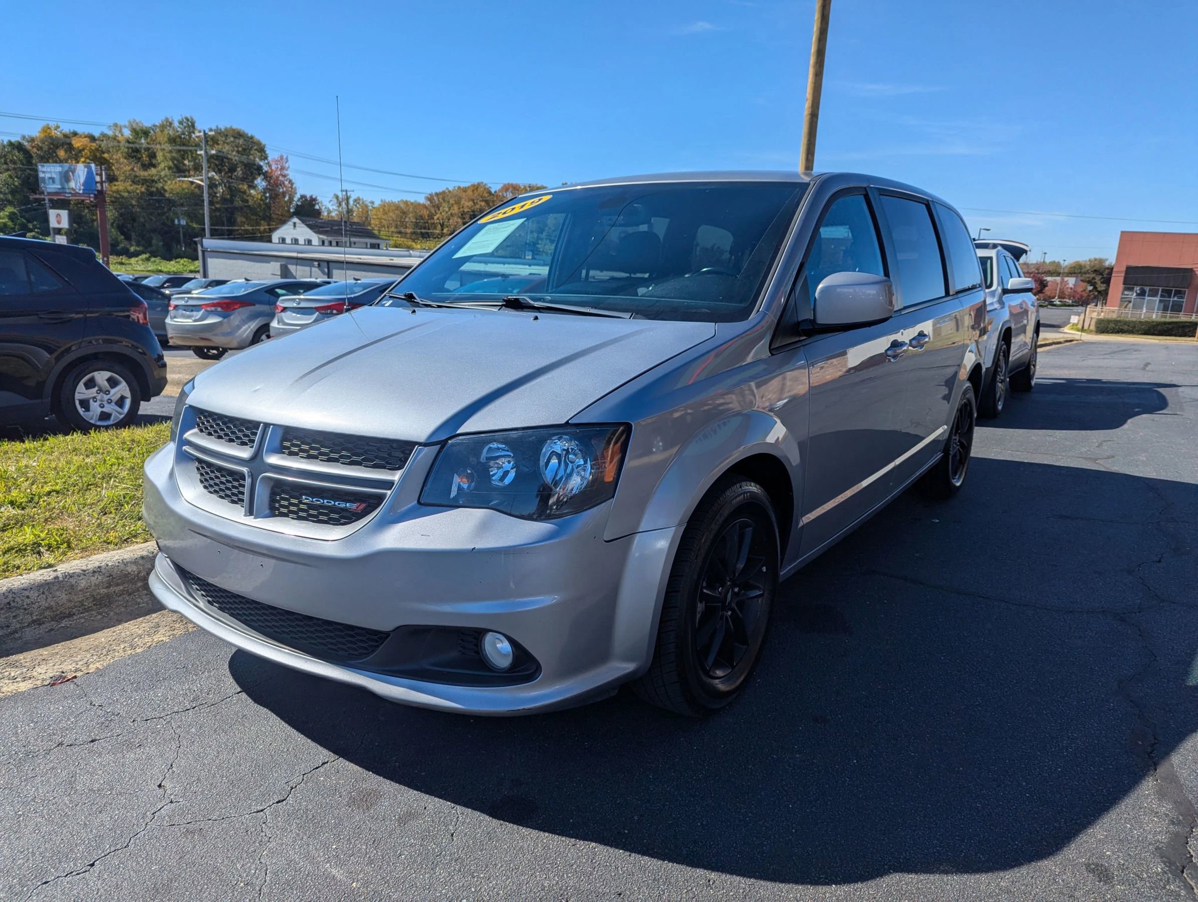 Used 2019 Dodge Grand Caravan GT image 3