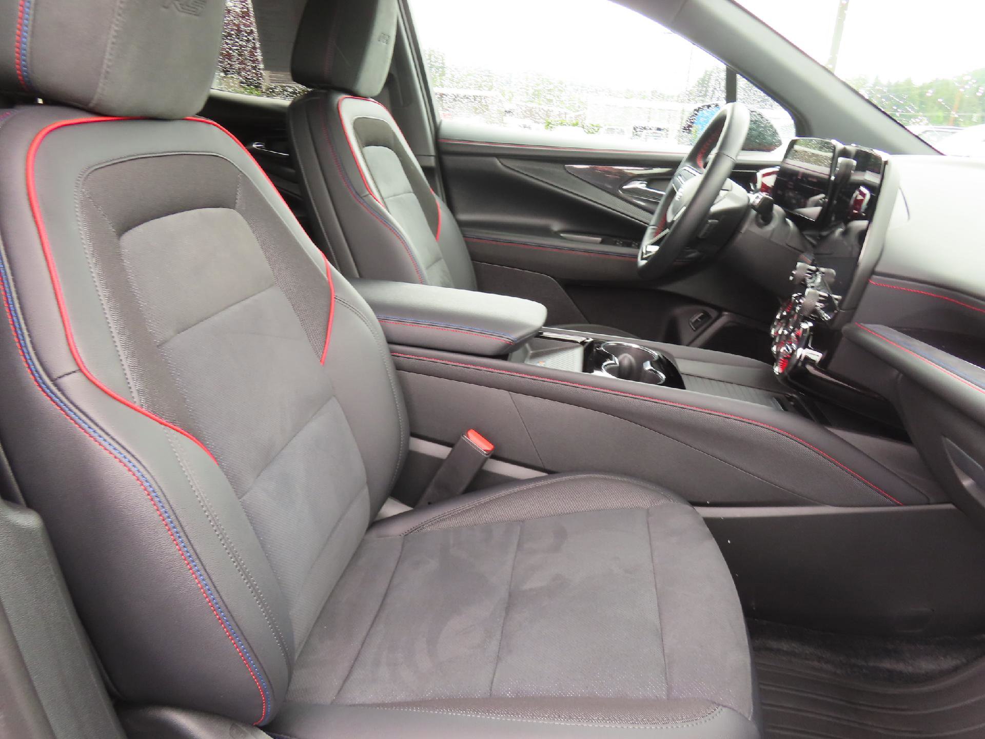 Used 2025 Chevrolet Blazer EV RS AWD/4WD image 44