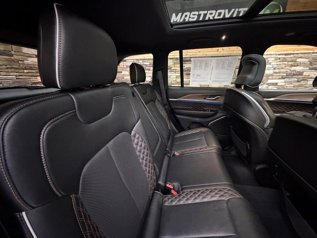 Used 2022 Jeep Grand Cherokee Summit image 31