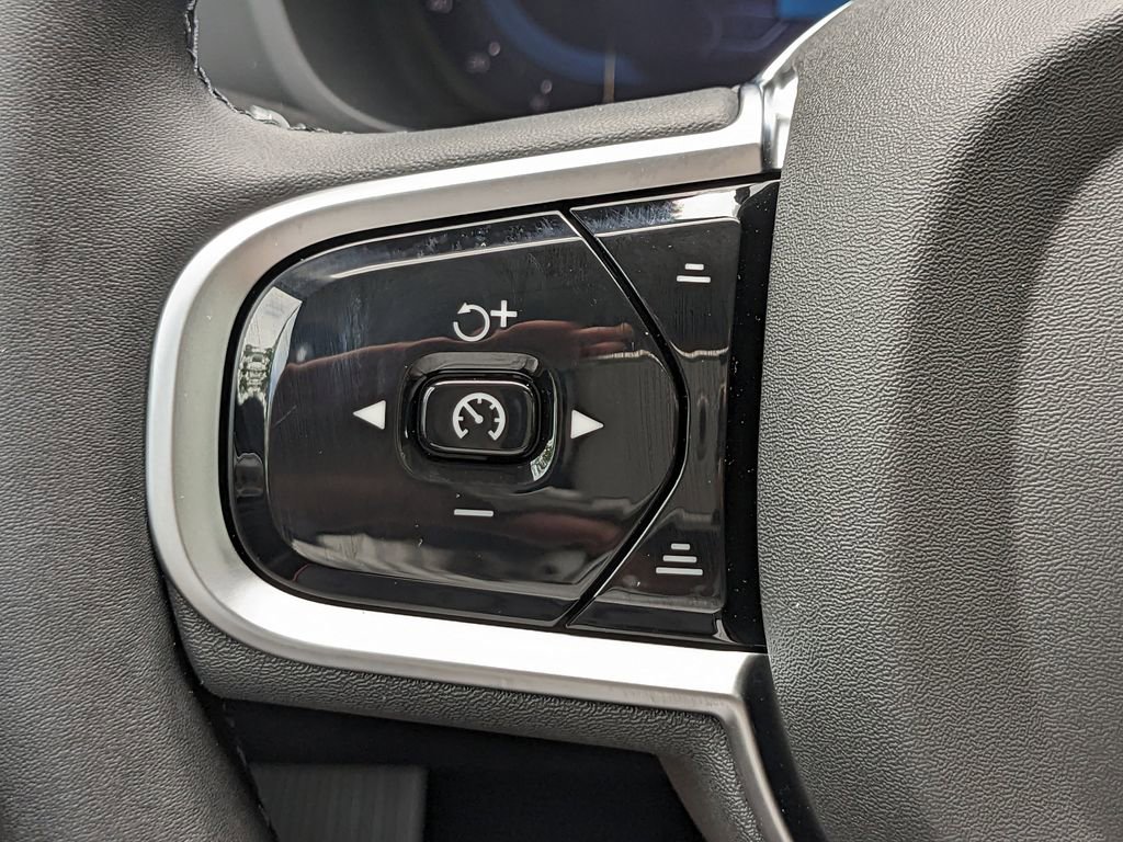 New 2025 Volvo XC60 B5 Plus w/ Protection Package Premier image 28
