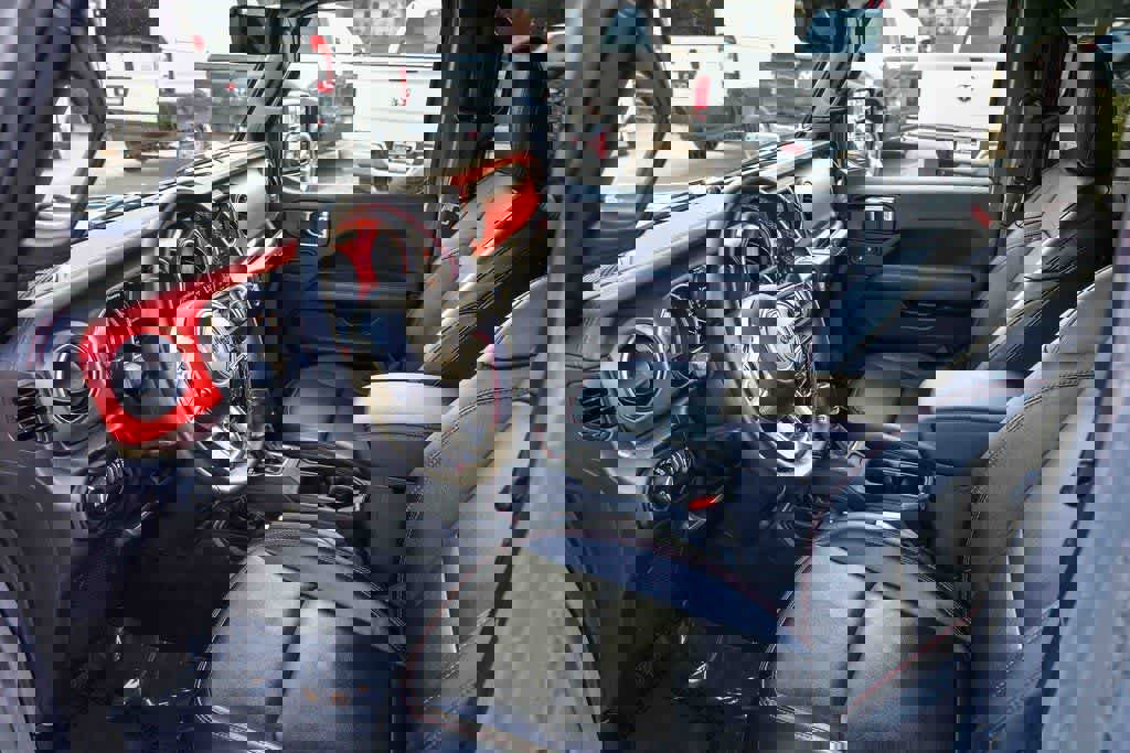 Used 2022 Jeep Wrangler Unlimited Rubicon w/ LED Lighting Group image 20