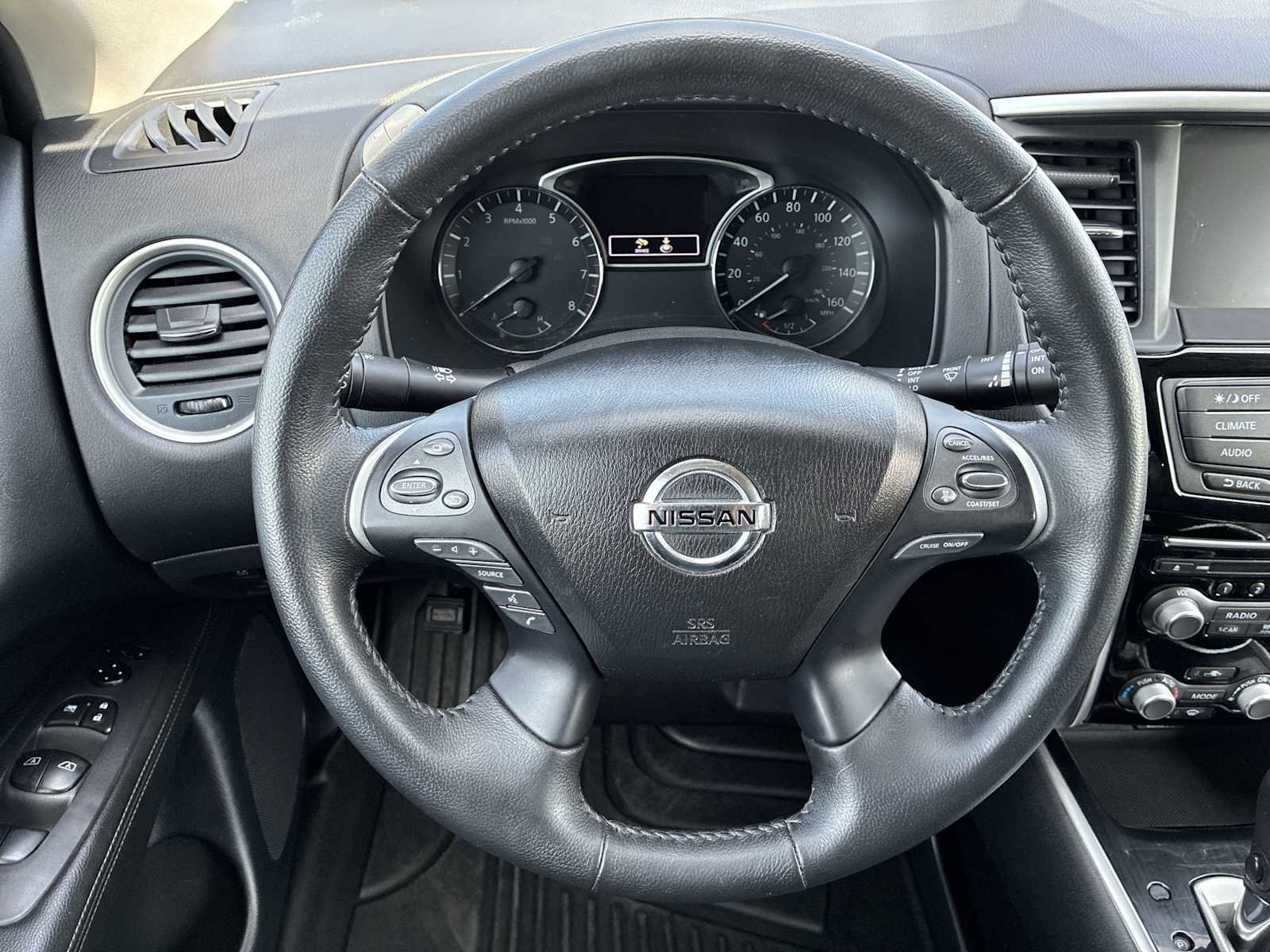 Used 2019 Nissan Pathfinder SV FWD image 11